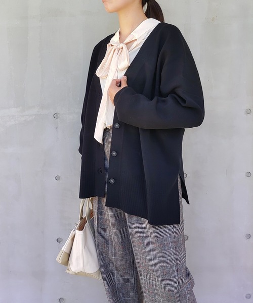 Q（キュー）の「Vネックオーバーカーデ（カーディガン/ボレロ・レディース・チャコールグレー/ブラック/ダークグリーン・MEDIUM）」の4枚目の写真