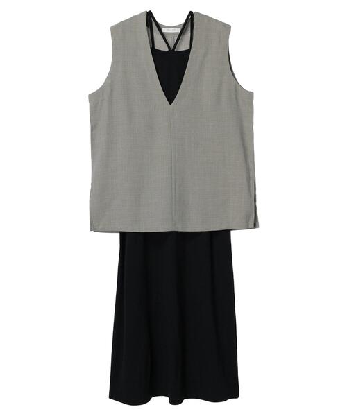 Green　Parks（グリーンパークス）の「SET2点ベスト+マルチストラップワンピース（ワンピース・レディース・ベージュ/グレー・FREE）」の17枚目の写真