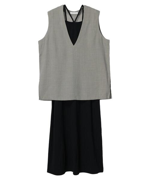 Green　Parks（グリーンパークス）の「SET2点ベスト+マルチストラップワンピース（ワンピース・レディース・ベージュ/グレー・FREE）」の5枚目の写真