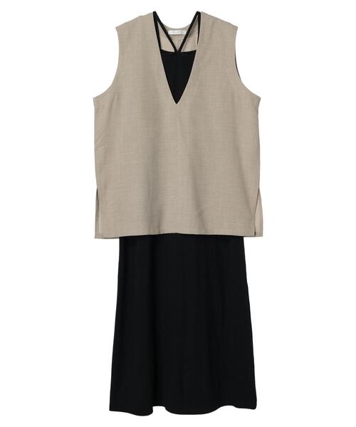 Green　Parks（グリーンパークス）の「SET2点ベスト+マルチストラップワンピース（ワンピース・レディース・ベージュ/グレー・FREE）」の4枚目の写真