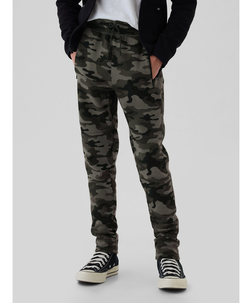 GAP(ギャップ)の「GapFit フィットテック カモフラージュ ジョガーパンツ (キッズ)(スウェットパンツ・キッズ・ブラック系その他・160cm/140cm/130cm/120cm/110cm/150cm)」の5枚目の写真