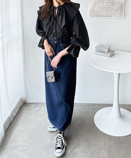 GeeRA(ジーラ)の「ビッグフリルカラーブラウス(シャツ/ブラウス・レディース・オフホワイト/ブラック・LARGE/MEDIUM)」の7枚目の写真