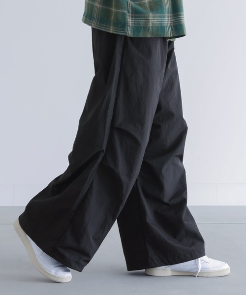 n'OrLABEL（ノアールレーベル）の「『ワイドトラックパンツ』（カーゴパンツ・メンズ・グレー/ブラック・M/L）」の2枚目の写真