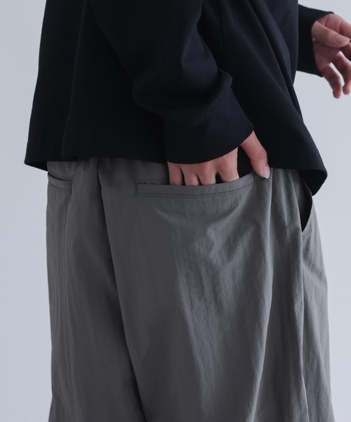 n'OrLABEL（ノアールレーベル）の「『ワイドトラックパンツ』（カーゴパンツ・メンズ・グレー/ブラック・M/L）」の14枚目の写真