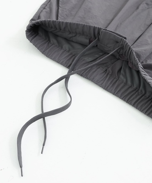 n'OrLABEL（ノアールレーベル）の「『ワイドトラックパンツ』（カーゴパンツ・メンズ・グレー/ブラック・M/L）」の6枚目の写真