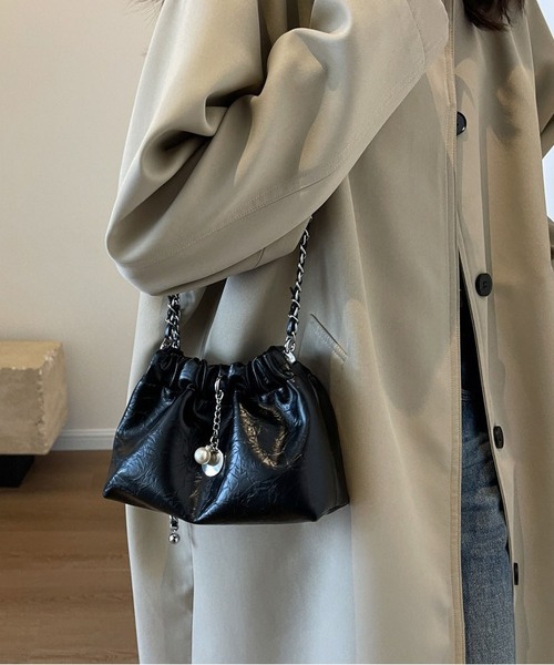 LA VORAGINE(ラ ヴォラジネ)の「チェーンショルダーバッグ(ショルダーバッグ・レディース・ブラック/シルバー/シャンパン・FREE)」の13枚目の写真