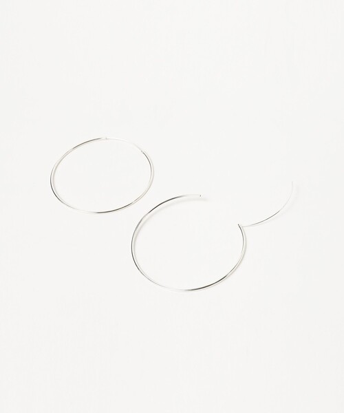 Ray BEAMS(レイビームス)の「シルバー 6cm フープピアス(ピアス(両耳用)・レディース・シルバー・ONE SIZE)」の2枚目の写真