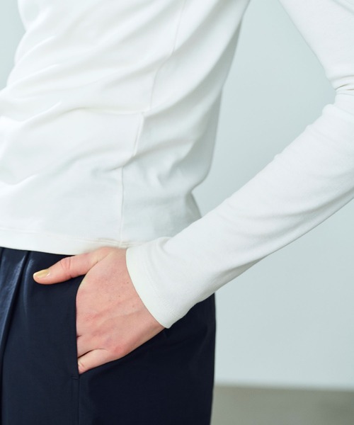 N.O.R.C（ノーク）の「マルチファンクションボトルネックトップス（Tシャツ/カットソー・レディース・オフホワイト/ブラック/チャコール・フリー）」の6枚目の写真