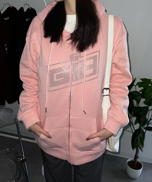 MEMECLE（メメクル）の「【 MEMECLE / メメクル 】ラインストーン ロゴ 裏起毛フルジップパーカー（パーカー・レディース・グレー/ブラック/ホワイト/ピンク/ワインレッド・L/M/S）」の4枚目の写真