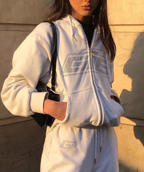 MEMECLE（メメクル）の「【 MEMECLE / メメクル 】ラインストーン ロゴ 裏起毛フルジップパーカー（パーカー・レディース・グレー/ブラック/ホワイト/ピンク/ワインレッド・L/M/S）」の7枚目の写真