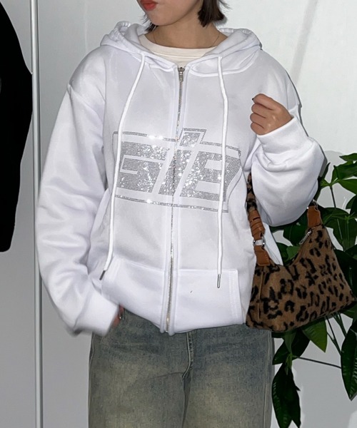 MEMECLE（メメクル）の「【 MEMECLE / メメクル 】ラインストーン ロゴ 裏起毛フルジップパーカー（パーカー・レディース・グレー/ブラック/ホワイト/ピンク/ワインレッド・L/M/S）」の9枚目の写真