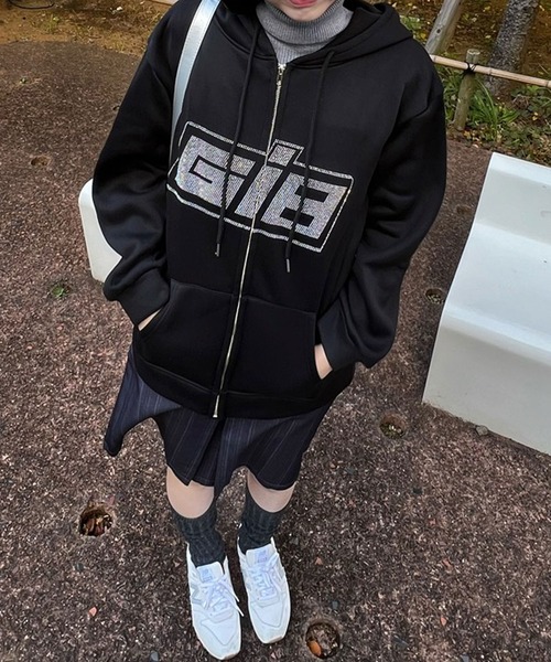 MEMECLE（メメクル）の「【 MEMECLE / メメクル 】ラインストーン ロゴ 裏起毛フルジップパーカー（パーカー・レディース・グレー/ブラック/ホワイト/ピンク/ワインレッド・L/M/S）」の15枚目の写真