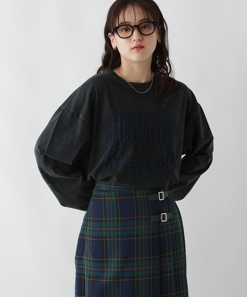 RAGEBLUE(レイジブルー)の「カレッジロゴピグメントルーズロングTシャツ(Tシャツ/カットソー・レディース・ホワイト/レッド/ブラック・FREE)」の1枚目の写真