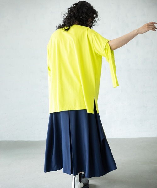 OSMOSIS(オズモーシス)の「2WAYレイヤードスリーブプリントTシャツ(Tシャツ/カットソー・レディース・ホワイト/ブラック/ライトグリーン・ONE SIZE)」の8枚目の写真