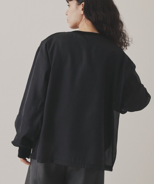 VIRAL.(バイラル)の「【VIRAL.】オーガンジーロゴトレーナー(スウェット・レディース・ブラック/アイボリー系7・00)」の11枚目の写真