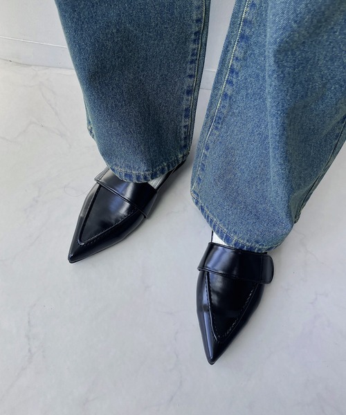 AS KNOW AS plus（アズノゥアズプラス）の「ポインテッドトゥ ローファー（ローファー・レディース・レッド/ブラウン/ブラック・L/M）」の2枚目の写真