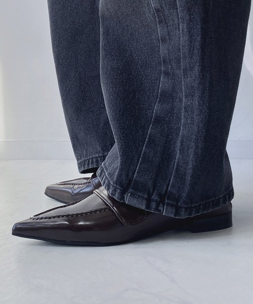 AS KNOW AS plus（アズノゥアズプラス）の「ポインテッドトゥ ローファー（ローファー・レディース・レッド/ブラウン/ブラック・L/M）」の9枚目の写真