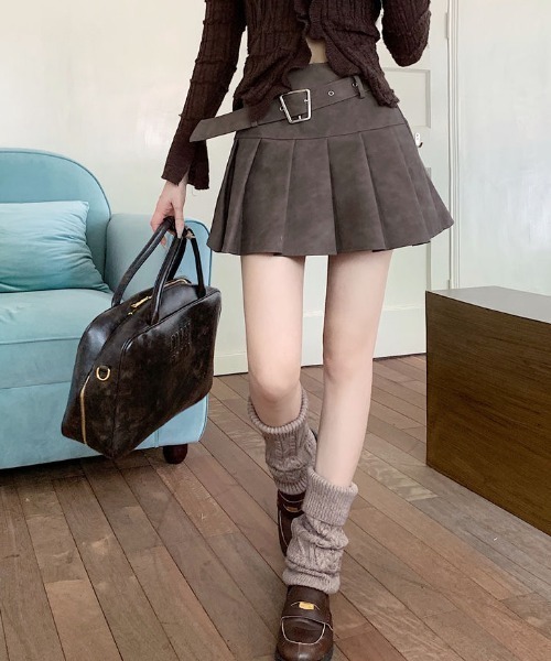 Achic（アシック）の「ヴィンテージ Puレザープリーツスカート（スカート・レディース・ブラウン/ブラック/グレー/ブラック系その他・S/M）」の5枚目の写真