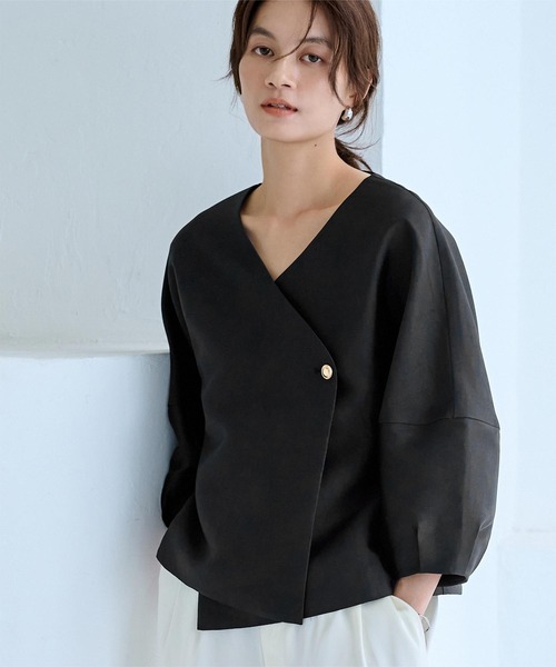 UR'S(ユアーズ)の「ゴールド釦カシュクールランタンスリーブブラウス(シャツ/ブラウス・レディース・ホワイト/ブラック・S/M/L)」の16枚目の写真