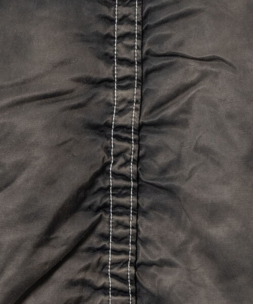 Maison MIHARA YASUHIRO（メゾンミハラヤスヒロ）の「【MIHARA YASUHIRO/ミハラヤスヒロ】C/R SATIN MA-1/サテンMA-1/ブルゾン（MA-1・レディース・ブラック・36/38）」の13枚目の写真