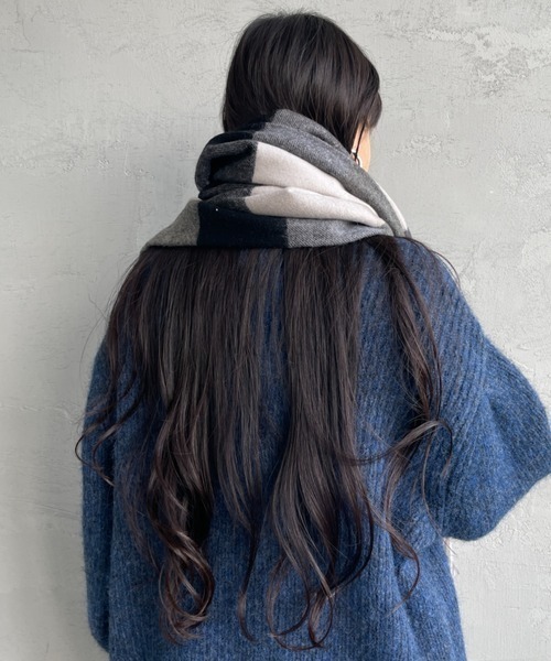 TWEED MILL（ツイードミル）の「[TWEED MILL/ツイードミル] 70×190 大判ストール（ストール/ショール・レディース・ブラック系/ロイヤルブルー/イエロー/シルバーグレー/グリーン/レッド/スカイブルー/ブラック系2/グレー・F）」の13枚目の写真