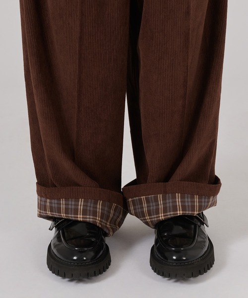 ONCILY（オンシェリー）の「TUCK WIDE GURKHA CORDUROY PANTS