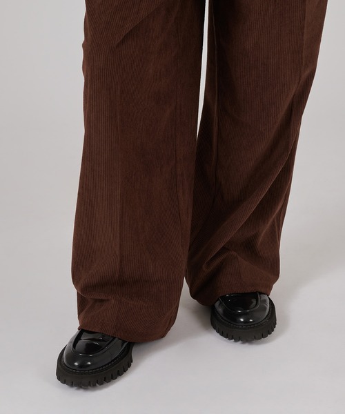 ONCILY（オンシェリー）の「TUCK WIDE GURKHA CORDUROY PANTS
