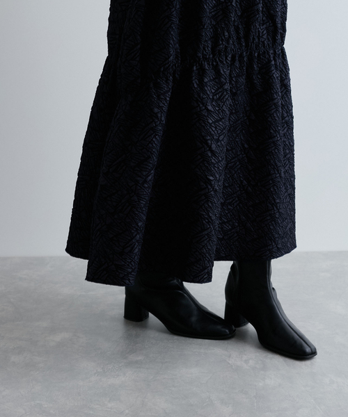 VIS(ビス)の「【洗える】ふくれジャガードシャーリングスカート(スカート・レディース・オフホワイト/ネイビー・FREE)」の7枚目の写真