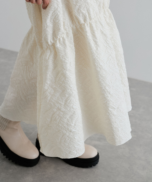 VIS(ビス)の「【洗える】ふくれジャガードシャーリングスカート(スカート・レディース・オフホワイト/ネイビー・FREE)」の12枚目の写真