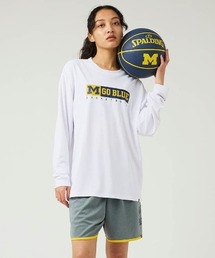 SPALDING（スポルディング）の「【SPALDING/スポルディング】ロングスリーブＴシャツ ミシガン M ゴーブルー バスケットボール/吸水速乾UVカットカレッジコラボ長袖ロンT（Tシャツ/カットソー・メンズ）」