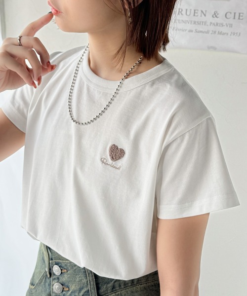 classicalelf(クラシカルエルフ)の「トレンドをまとう。綿100%シルケット風ハート胸サガラ刺繍Tシャツ(半袖)(Tシャツ/カットソー・レディース・オートミール/チャコール/ピンク/オフホワイト/ライトベージュ・LARGE/MEDIUM/SMALL/X-LARGE)」の17枚目の写真