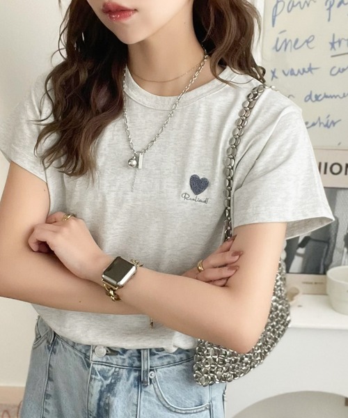 classicalelf(クラシカルエルフ)の「トレンドをまとう。綿100%シルケット風ハート胸サガラ刺繍Tシャツ(半袖)(Tシャツ/カットソー・レディース・オートミール/チャコール/ピンク/オフホワイト/ライトベージュ・LARGE/MEDIUM/SMALL/X-LARGE)」の6枚目の写真