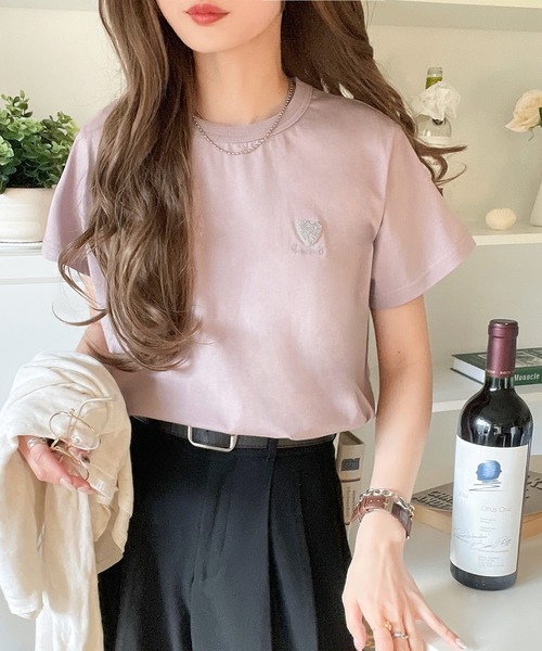 classicalelf(クラシカルエルフ)の「トレンドをまとう。綿100%シルケット風ハート胸サガラ刺繍Tシャツ(半袖)(Tシャツ/カットソー・レディース・オートミール/チャコール/ピンク/オフホワイト/ライトベージュ・LARGE/MEDIUM/SMALL/X-LARGE)」の8枚目の写真