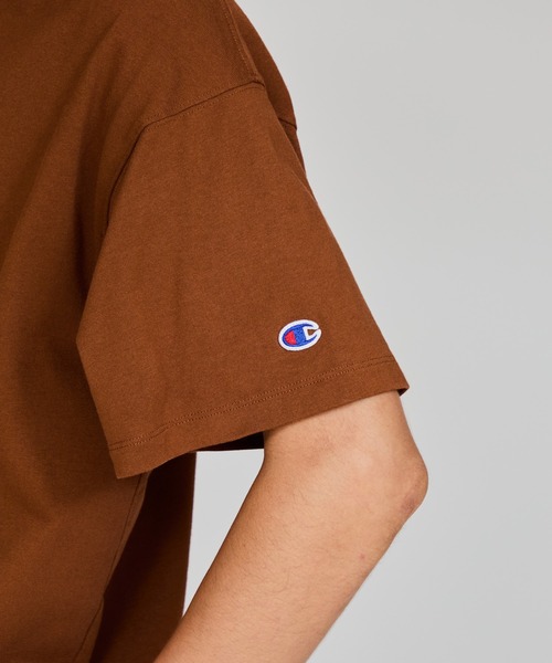 Champion(チャンピオン)の「【Champion/チャンピオン】メンズ メンズカジュアル ショートスリーブTシャツ(Tシャツ/カットソー・メンズ・ホワイト/ネイビー/ブラウン系/グレー・MEDIUM/X-LARGE/LARGE)」の6枚目の写真