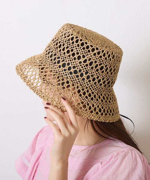 COLLAGE GALLARDAGALANTE（コラージュガリャルダガランテ）の「CONTOROL FREAK 透かし編みバケットハット（ハット・レディース・ベージュ/ブラック・FREE）」の7枚目の写真