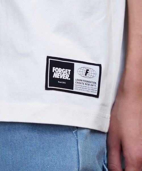 FORGET NEVER（フォーゲットネバー）の「【ムラサキスポーツ限定】FORGET NEVER/フォーゲットネバー 半袖Tシャツ 刺繍 252OO1ST557FN（Tシャツ/カットソー・メンズ・ホワイト/ブラック・XL/L/M）」の11枚目の写真