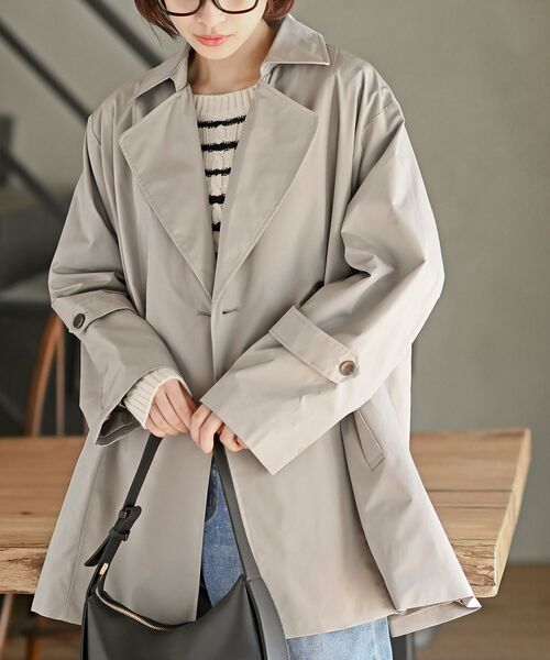 rps（アールピーエス）の「トレンチ風Ａラインコート（トレンチコート・レディース・ベージュ/アイボリー/グレイッシュベージュ・フリー）」の3枚目の写真