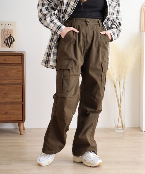 atONE(アットワン)の「ツイルワイドカーゴパンツ(カーゴパンツ・レディース・カーキ/ブラック/ベージュ・LL/3L/L/4L/M)」の8枚目の写真