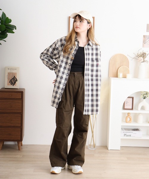atONE(アットワン)の「ツイルワイドカーゴパンツ(カーゴパンツ・レディース・カーキ/ブラック/ベージュ・LL/3L/L/4L/M)」の9枚目の写真