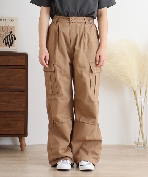 atONE(アットワン)の「ツイルワイドカーゴパンツ(カーゴパンツ・レディース・カーキ/ブラック/ベージュ・LL/3L/L/4L/M)」の10枚目の写真