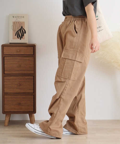 atONE(アットワン)の「ツイルワイドカーゴパンツ(カーゴパンツ・レディース・カーキ/ブラック/ベージュ・LL/3L/L/4L/M)」の22枚目の写真