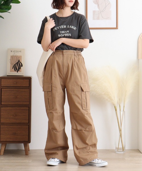 atONE(アットワン)の「ツイルワイドカーゴパンツ(カーゴパンツ・レディース・カーキ/ブラック/ベージュ・LL/3L/L/4L/M)」の5枚目の写真