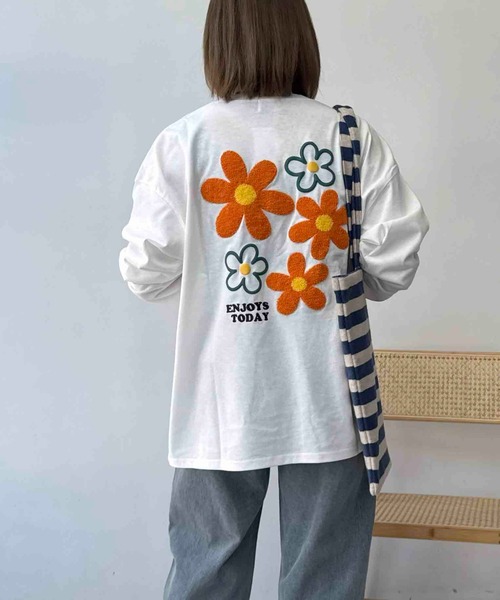 AS KNOW AS plus（アズノゥアズプラス）の「●アソートモチーフロンＴ（Tシャツ/カットソー・レディース・チャコールグレー/ブラック/オフホワイト/オートミール/ブラック系その他/グレー系/ホワイト系/ベージュ系その他/ベージュ系/ダークグリーン系/ブルー系その他2/ホワイト系1/ベージュ系1/レッド系1/ベージュ系その他2/グレー系1・FREE）」の4枚目の写真