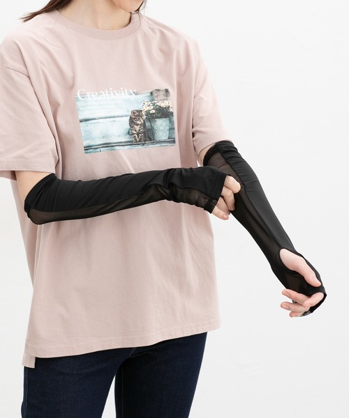 Honeys（ハニーズ）の「【ハニさら・接触冷感・吸水冷感・抗菌防臭・ＵＶカット】アームカバー内側メッシュ／４０ｃｍ（アームカバー・レディース・ブラック・FREE）」の5枚目の写真