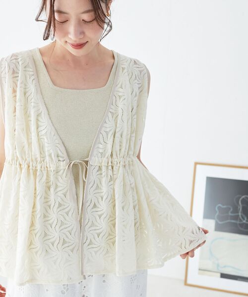 le.coeur blanc（ルクールブラン）の「《手洗い可能》フラワーレースジレベスト（ベスト・レディース・アイボリー/ブラック・38）」の12枚目の写真