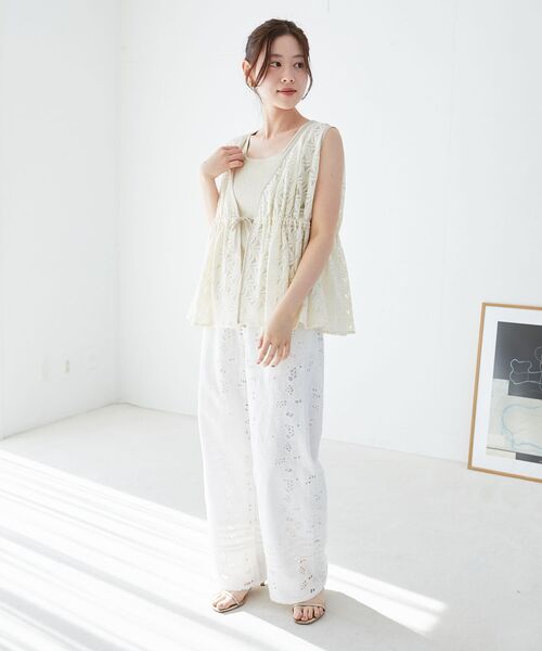 le.coeur blanc（ルクールブラン）の「《手洗い可能》フラワーレースジレベスト（ベスト・レディース・アイボリー/ブラック・38）」の14枚目の写真