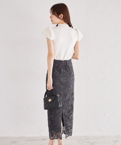 tocco closet(トッコ クローゼット)の「フラワーモチーフレースタイトスカート(スカート・レディース・ブルー/ネイビー/イエロー/ダークパープル/チャコールグレー/ダークブラウン・M)」の12枚目の写真