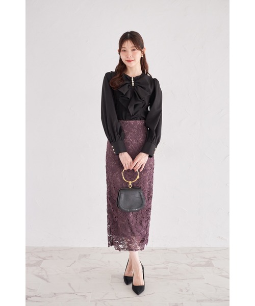 tocco closet(トッコ クローゼット)の「フラワーモチーフレースタイトスカート(スカート・レディース・ブルー/ネイビー/イエロー/ダークパープル/チャコールグレー/ダークブラウン・M)」の21枚目の写真