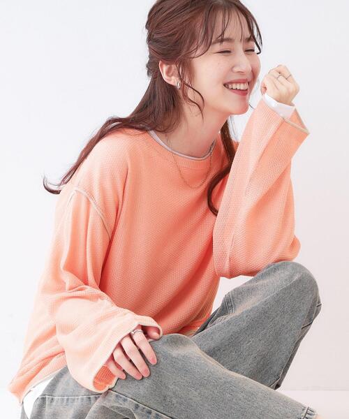 Cutie Blonde（キューティーブロンド）の「【S-LL/2枚セット】シアー感も楽しめる 光沢カノコ編み配色ニット+ロンT（ニット/セーター・レディース・ホワイト系7/ピンク系9/ブラック系4/ライトグレー系4・01/02/03）」の4枚目の写真