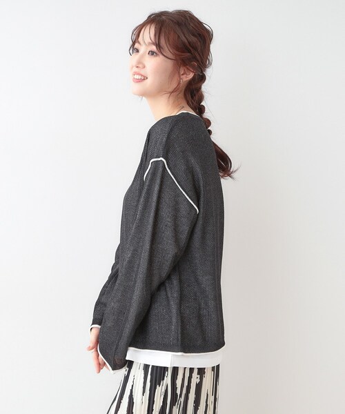 Cutie Blonde（キューティーブロンド）の「【S-LL/2枚セット】シアー感も楽しめる 光沢カノコ編み配色ニット+ロンT（ニット/セーター・レディース・ホワイト系7/ピンク系9/ブラック系4/ライトグレー系4・01/02/03）」の10枚目の写真
